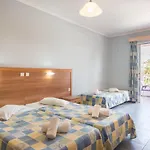 Ξενοδοχείο Dados 2*