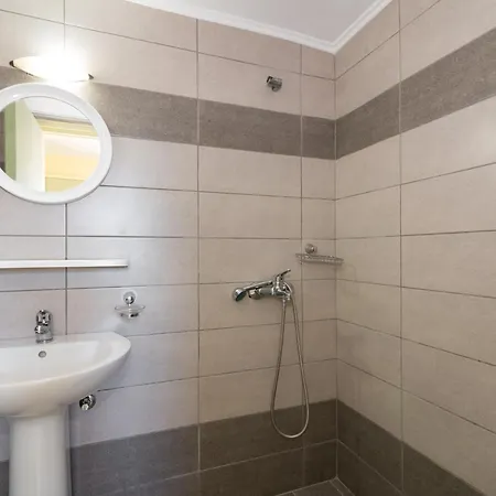 Dados Hotell 2*