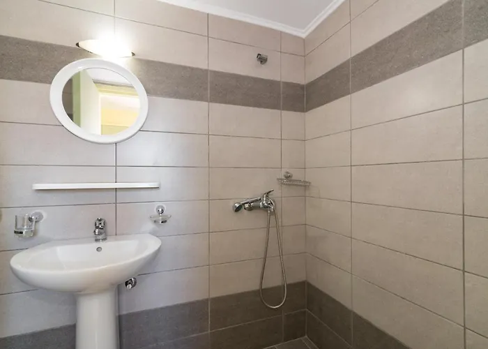 Dados Otel 2*